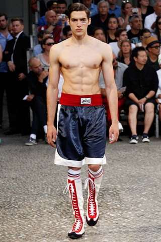Moncler Gamme Bleu / - 2015
